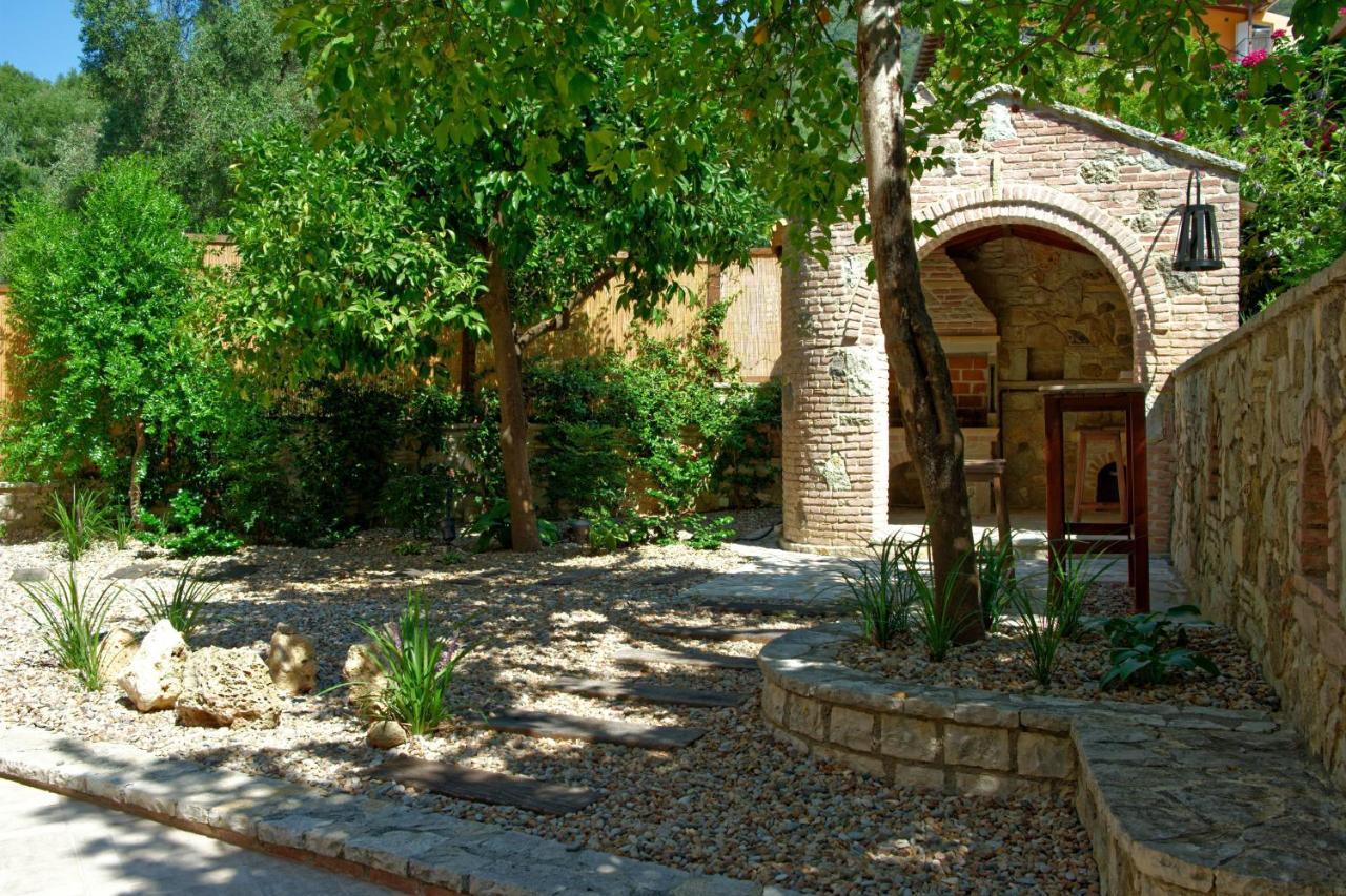 Esperides Parga Studios Екстериор снимка